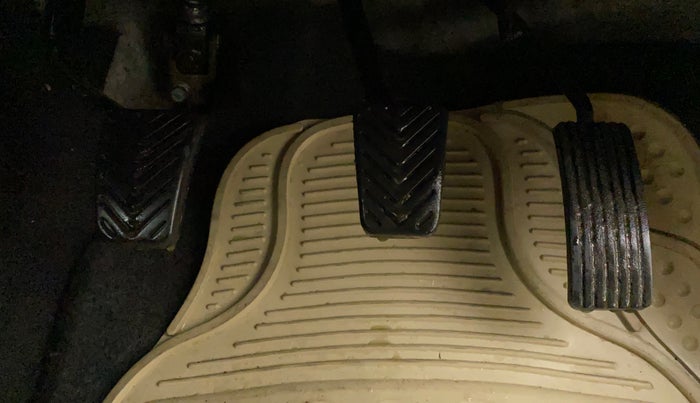 2016 Hyundai Eon ERA +, Petrol, Manual, 62,536 km, Pedals