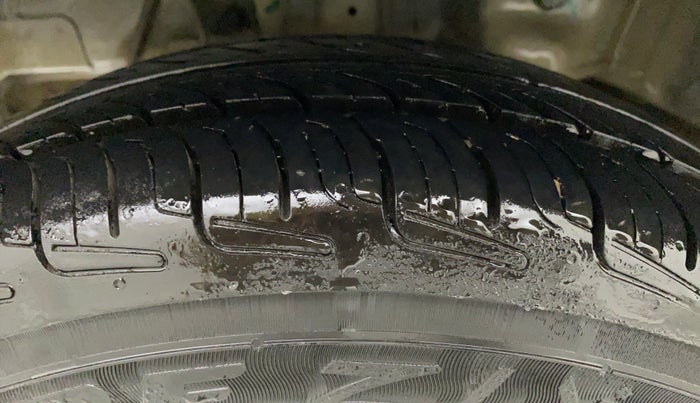 2016 Hyundai Eon ERA +, Petrol, Manual, 62,536 km, Right Rear Tyre Tread