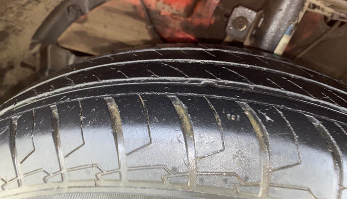 2023 Maruti Swift LXI, Petrol, Manual, 37,303 km, Left Front Tyre Tread