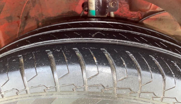 2023 Maruti Swift LXI, Petrol, Manual, 37,303 km, Right Front Tyre Tread