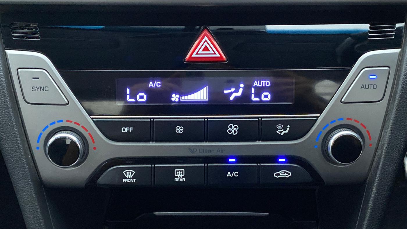 2017 Hyundai New Elantra 2.0 SX (O) MT, Petrol, Manual, 85,727 km, Automatic Climate Control