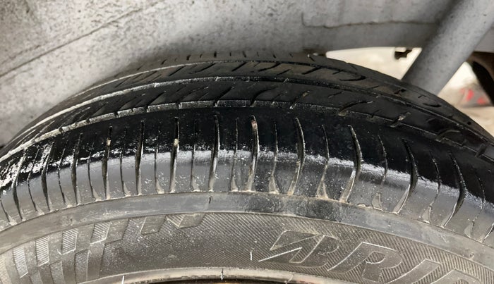 2014 Maruti Wagon R 1.0 LXI, Petrol, Manual, 65,448 km, Left Rear Tyre Tread