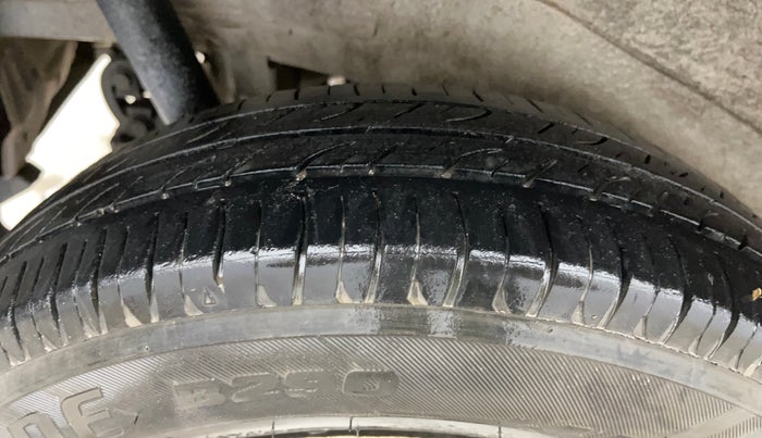 2014 Maruti Wagon R 1.0 LXI, Petrol, Manual, 65,448 km, Right Rear Tyre Tread