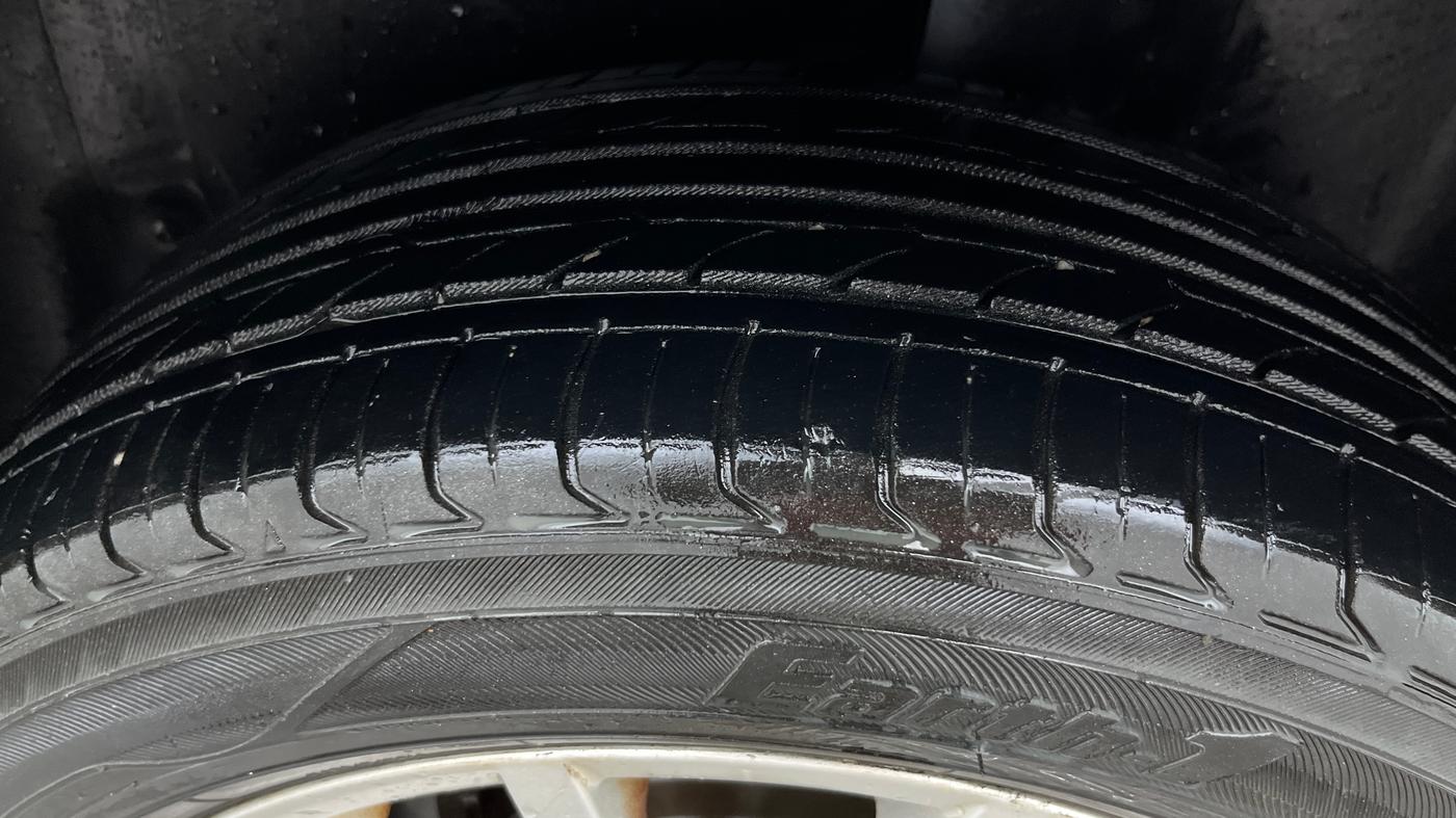 2016 Volkswagen Polo HIGHLINE1.2L, Petrol, Manual, 81,729 km, Left Rear Tyre Tread