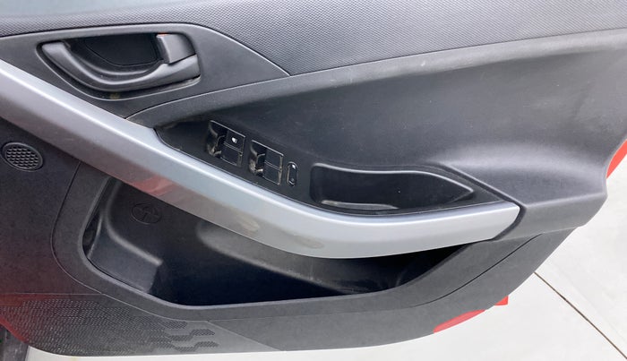 2021 Tata NEXON XM SUNROOF PETROL, Petrol, Manual, 44,901 km, Driver Side Door Panels Control