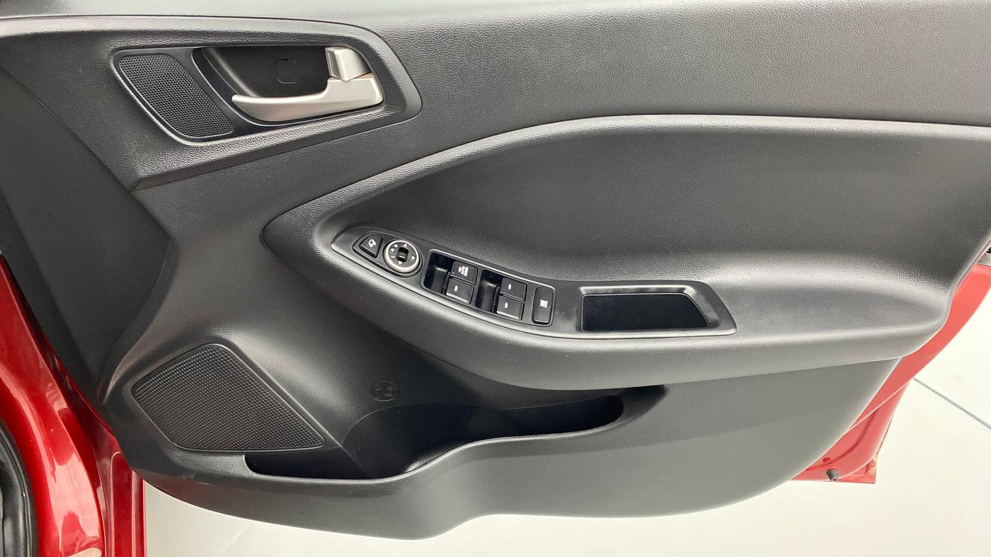 2019 Hyundai Elite i20 1.2 SPORTZ PLUS DUAL TONE VTVT, Petrol, Manual, 26,754 km, Driver Side Door Panels Control