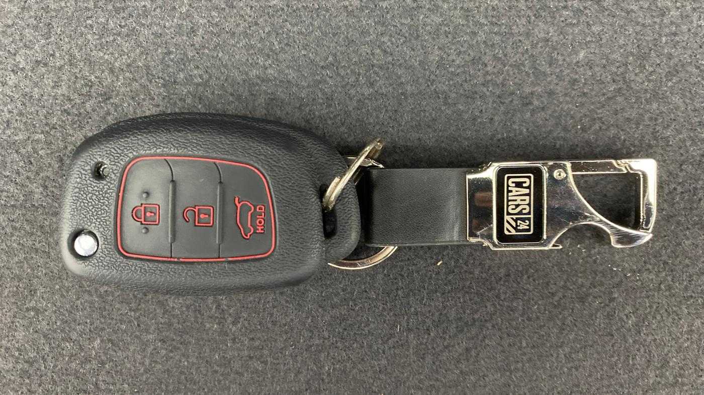 2019 Hyundai Elite i20 1.2 SPORTZ PLUS DUAL TONE VTVT, Petrol, Manual, 26,754 km, Key Close Up