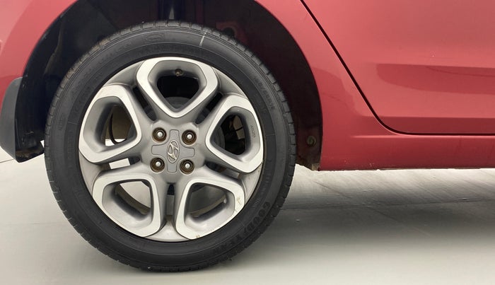 2019 Hyundai Elite i20 1.2 SPORTZ PLUS DUAL TONE VTVT, Petrol, Manual, 26,754 km, Right Rear Wheel