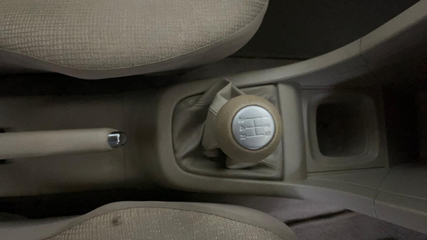 2015 Maruti Swift Dzire VXI, Petrol, Manual, 29,848 km, Gear Lever