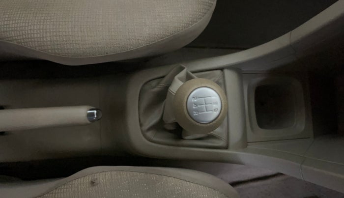 2015 Maruti Swift Dzire VXI, Petrol, Manual, 29,791 km, Gear Lever