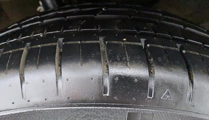 2019 Toyota Glanza G CVT, Petrol, Automatic, 45,097 km, Left Front Tyre Tread