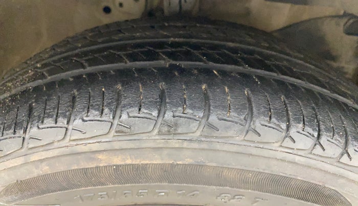 2013 Honda Amaze 1.2L I-VTEC S, Petrol, Manual, 65,064 km, Right Front Tyre Tread