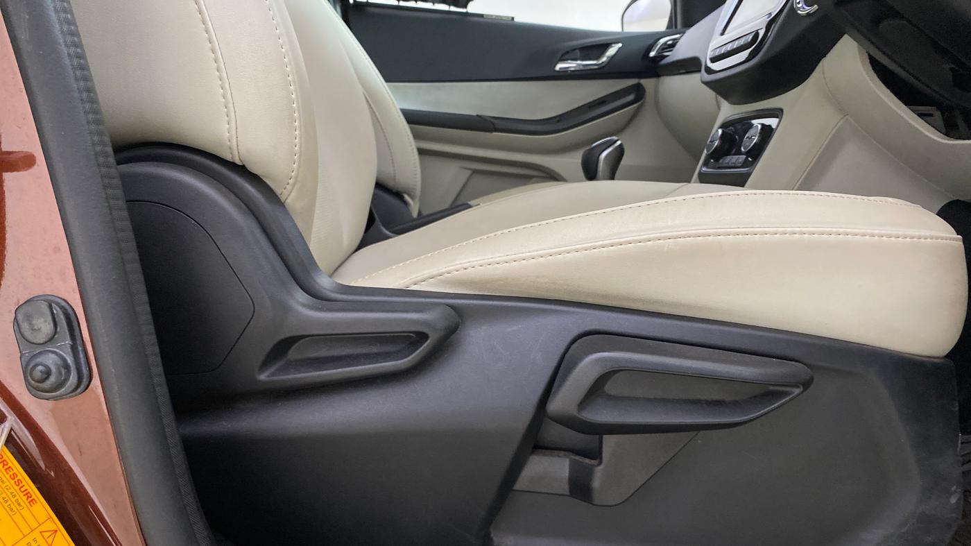 2024 Tata TIGOR XZ PLUS PETROL, CNG, Manual, 14,989 km, Driver Side Adjustment Panel