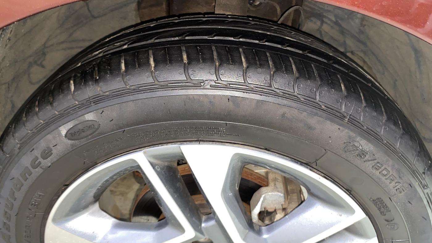 2024 Tata TIGOR XZ PLUS PETROL, CNG, Manual, 14,989 km, Right Front Tyre Tread
