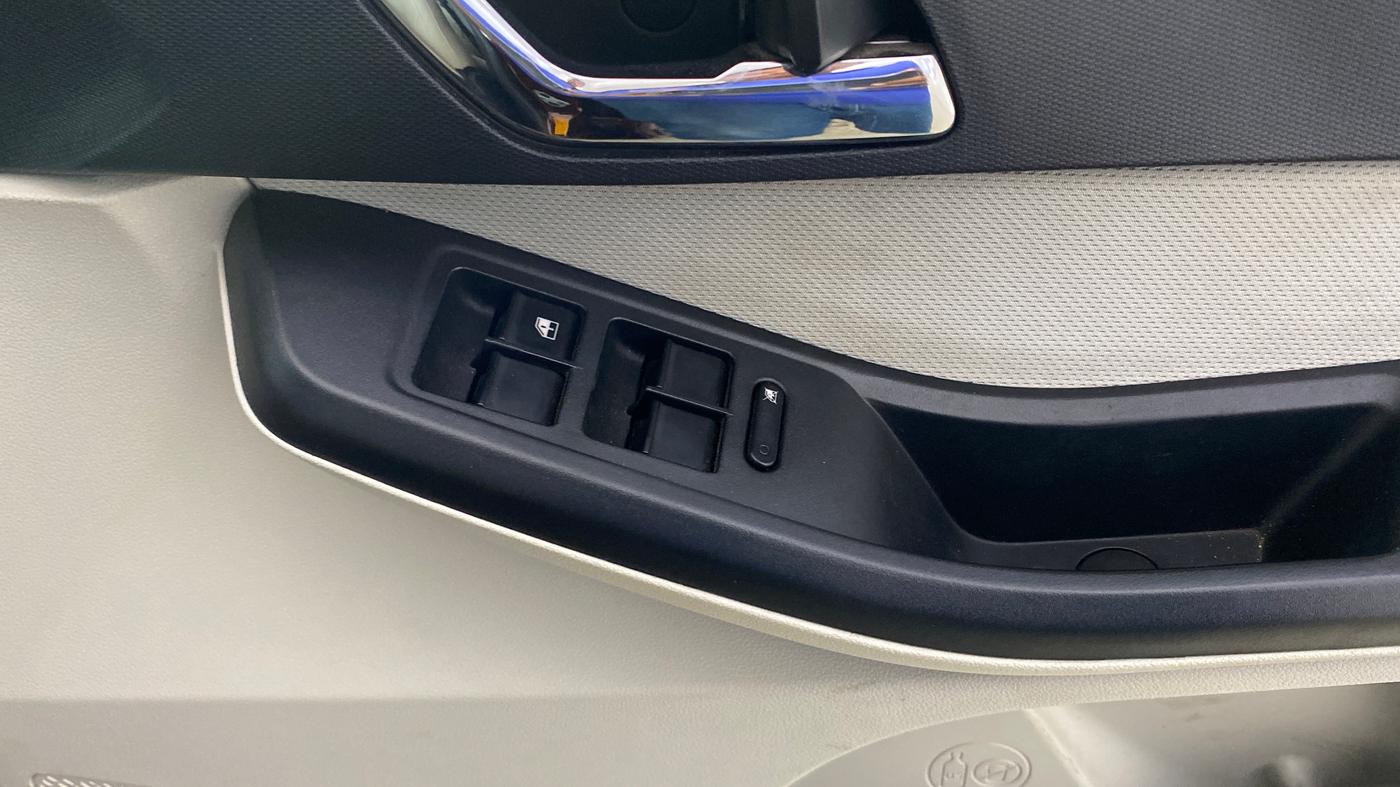 2024 Tata TIGOR XZ PLUS PETROL, CNG, Manual, 14,989 km, Driver Side Door Panels Control
