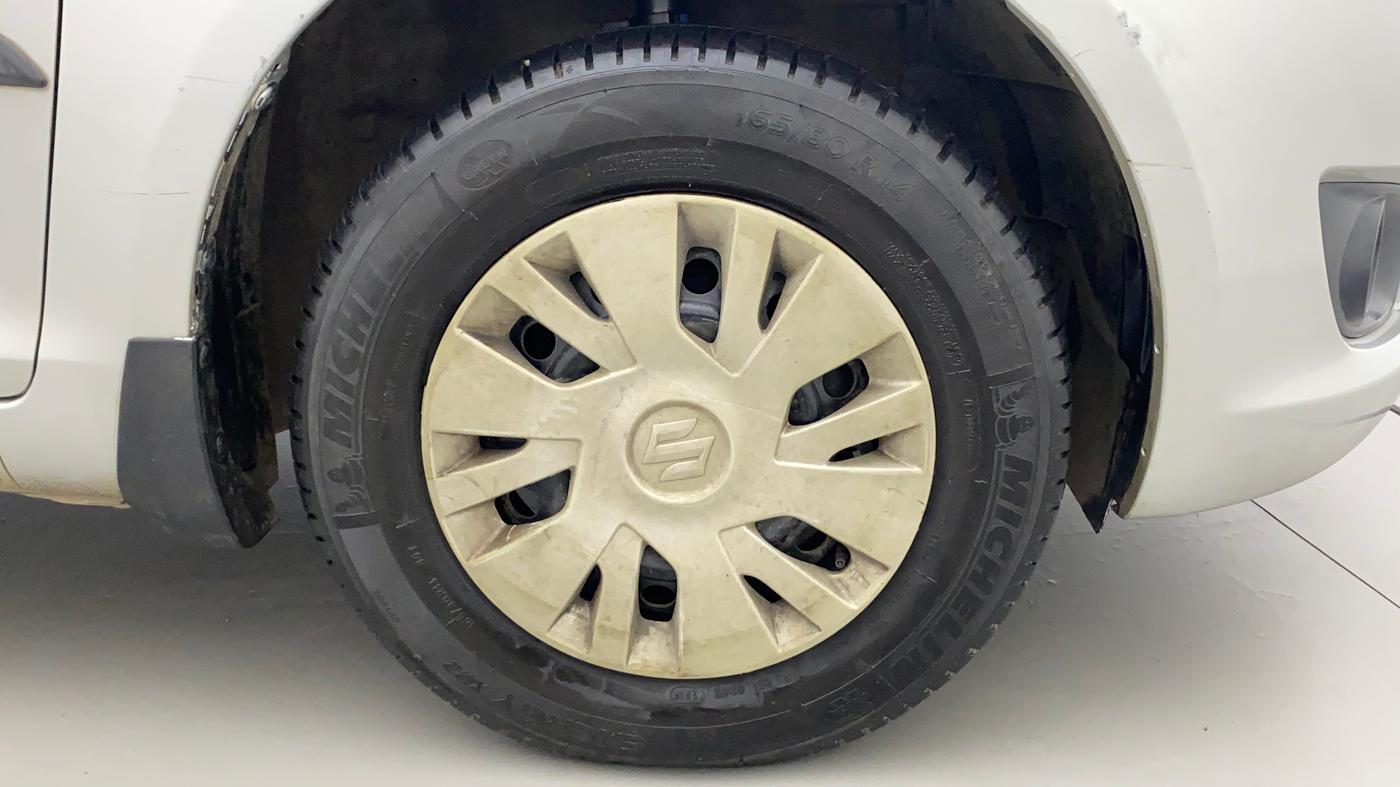 2012 Maruti Swift VXI, Petrol, Manual, 62,456 km, Right Front Wheel