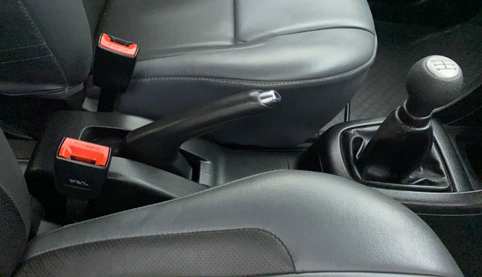 2012 Maruti Swift VXI, Petrol, Manual, 62,456 km, Gear Lever