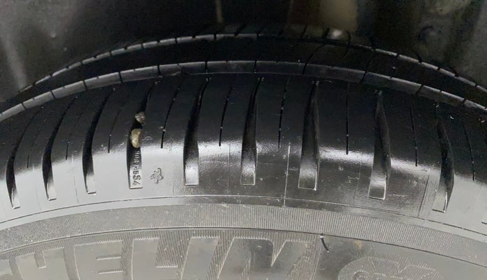 2012 Maruti Swift VXI, Petrol, Manual, 62,456 km, Left Rear Tyre Tread