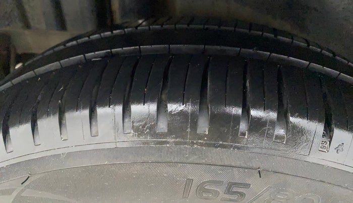 2012 Maruti Swift VXI, Petrol, Manual, 62,456 km, Right Rear Tyre Tread