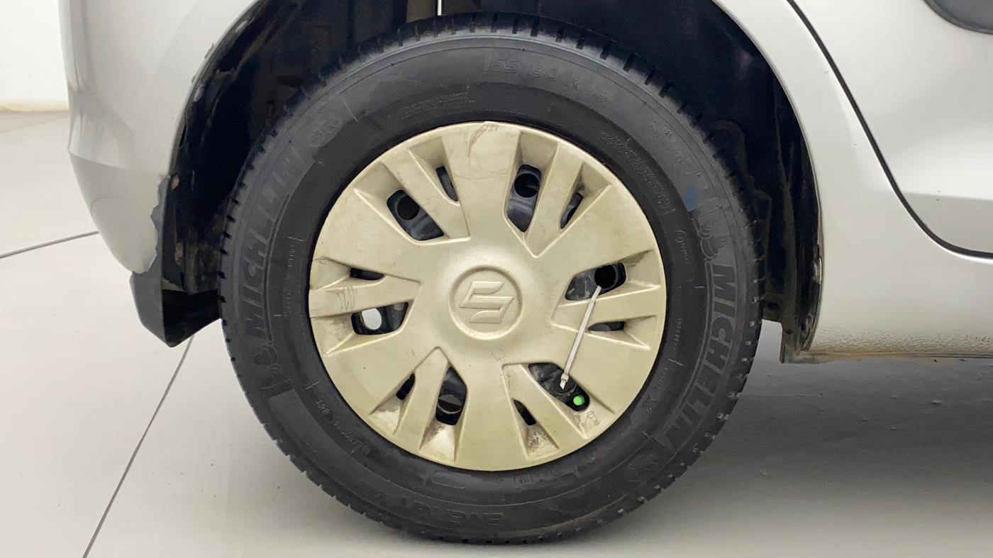 2012 Maruti Swift VXI, Petrol, Manual, 62,456 km, Right Rear Wheel
