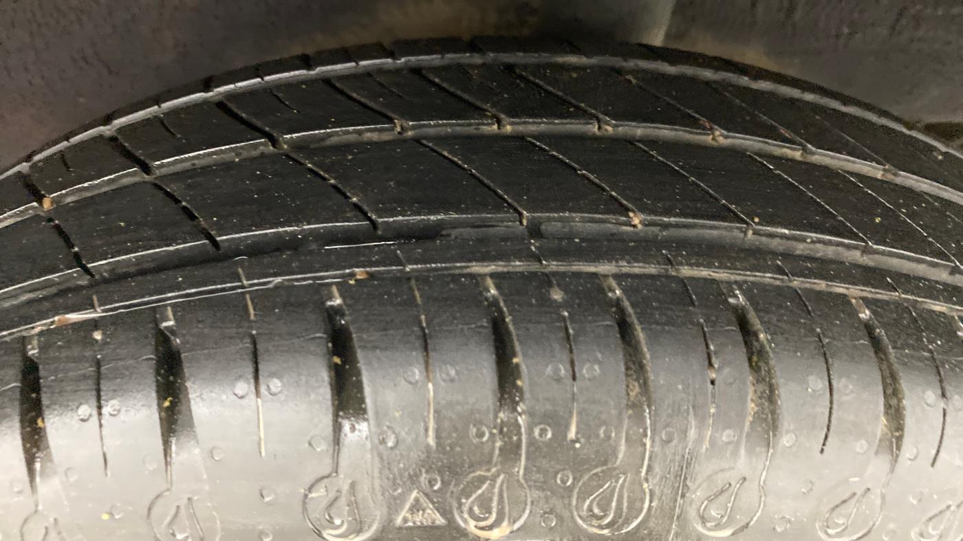 2021 Renault Kwid 1.0 RXL, Petrol, Manual, 10,957 km, Left Rear Tyre Tread