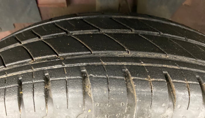 2021 Renault Kwid 1.0 RXL, Petrol, Manual, 10,957 km, Left Front Tyre Tread