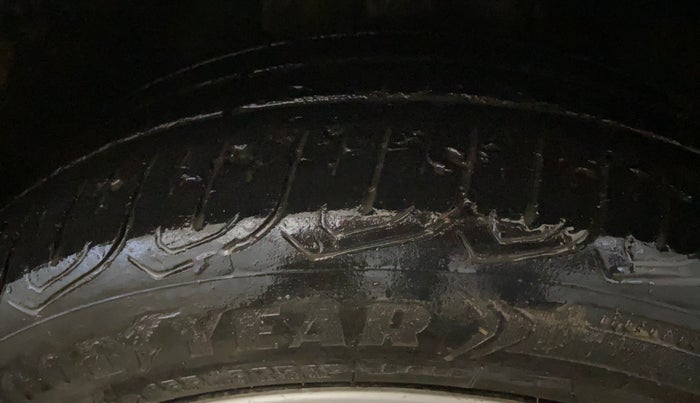 2022 Tata ALTROZ XT DIESEL, Diesel, Manual, 70,389 km, Right Front Tyre Tread