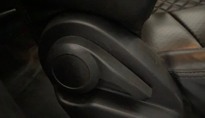 2022 Tata ALTROZ XT DIESEL, Diesel, Manual, 70,389 km, Driver Side Adjustment Panel