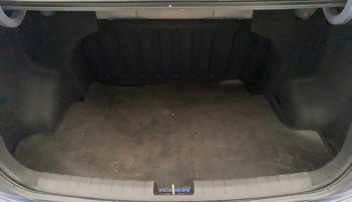 2015 Hyundai Xcent SX 1.2, Petrol, Manual, 64,221 km, Boot Inside