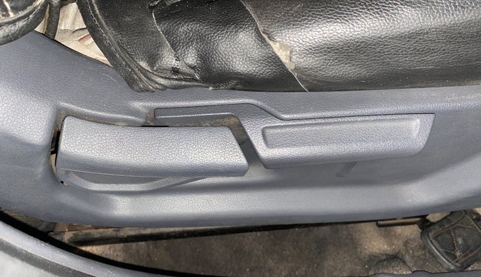 2020 Hyundai AURA SX 1.2, Petrol, Manual, 1,04,595 km, Driver Side Adjustment Panel