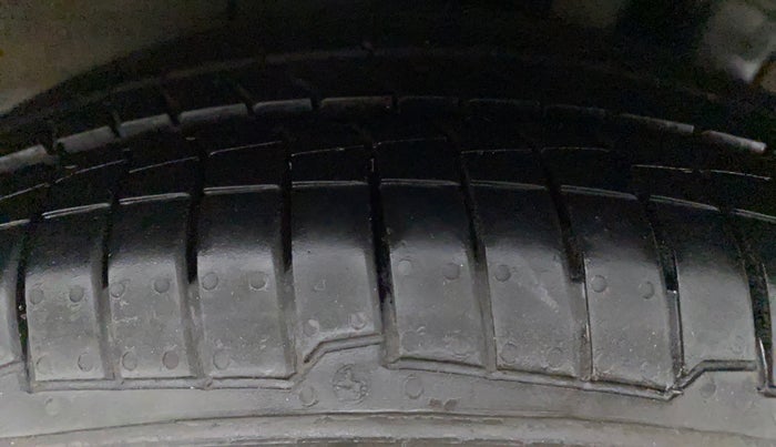 2014 Hyundai Xcent SX 1.2 OPT, Petrol, Manual, 62,523 km, Left Rear Tyre Tread