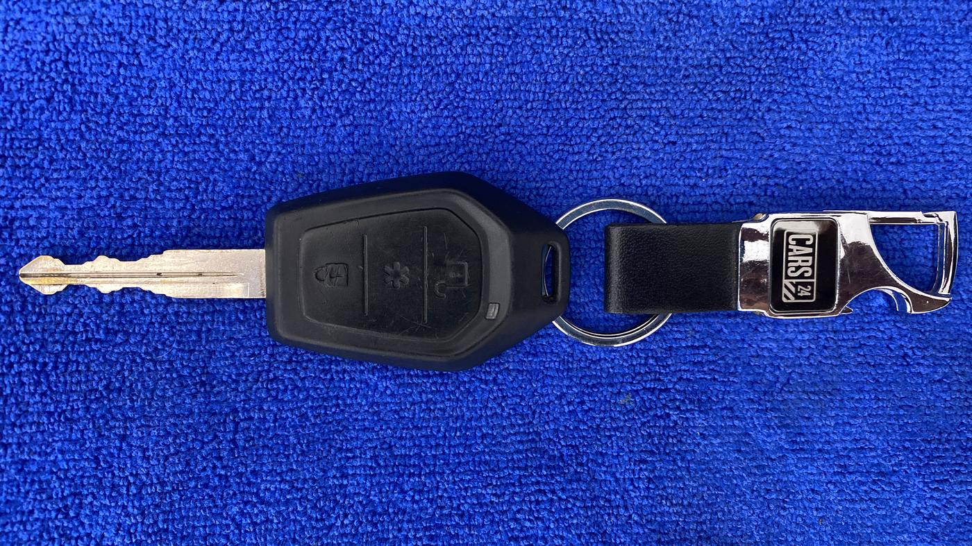 2016 Mahindra TUV300 T8, Diesel, Manual, 62,675 km, Key Close Up