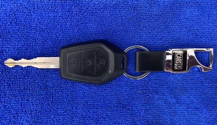 2016 Mahindra TUV300 T8, Diesel, Manual, 62,675 km, Key Close Up