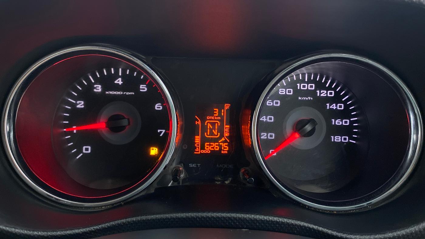 2016 Mahindra TUV300 T8, Diesel, Manual, 62,675 km, Odometer Image