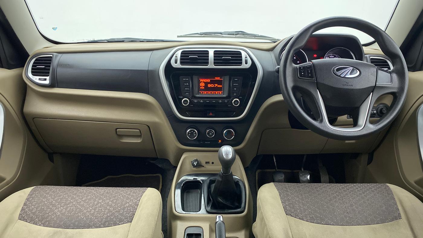 2016 Mahindra TUV300 T8, Diesel, Manual, 62,675 km, Dashboard