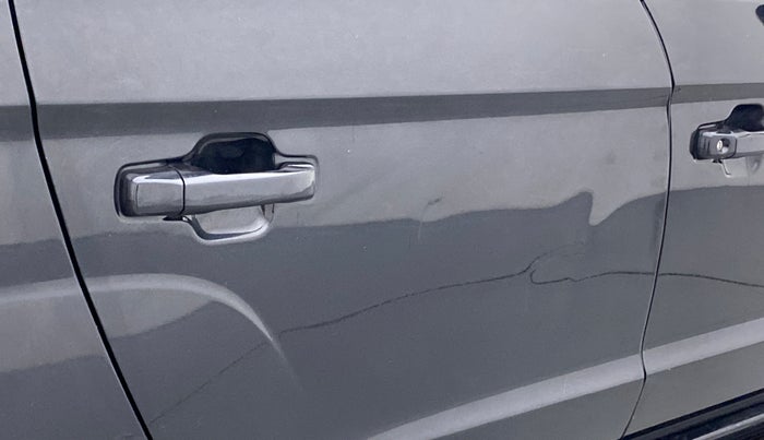 2016 Mahindra TUV300 T8, Diesel, Manual, 62,675 km, Right rear door - Minor scratches
