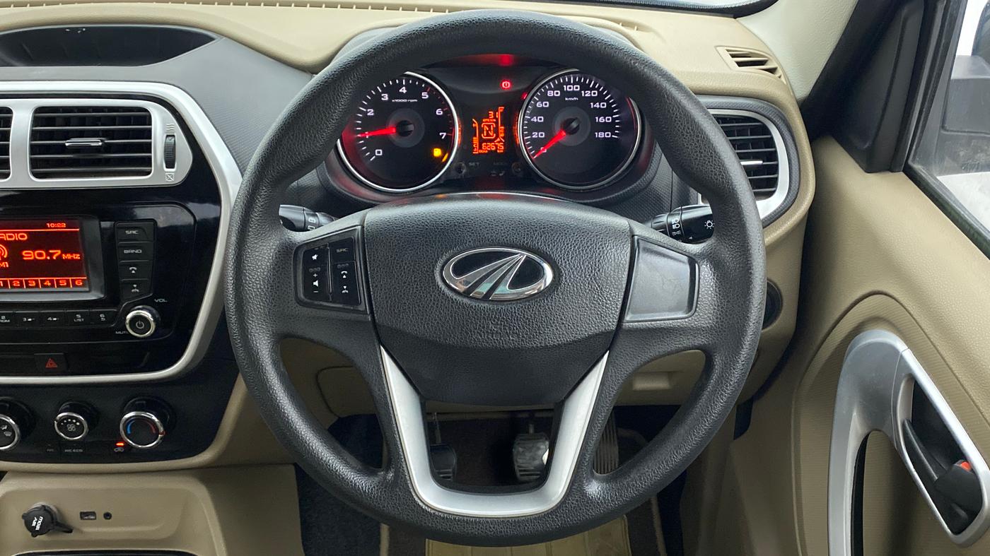 2016 Mahindra TUV300 T8, Diesel, Manual, 62,675 km, Steering Wheel Close Up
