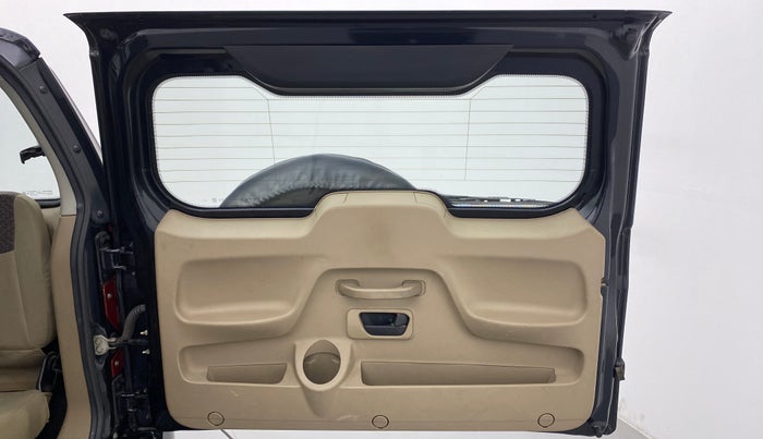 2016 Mahindra TUV300 T8, Diesel, Manual, 62,675 km, Boot Door Open