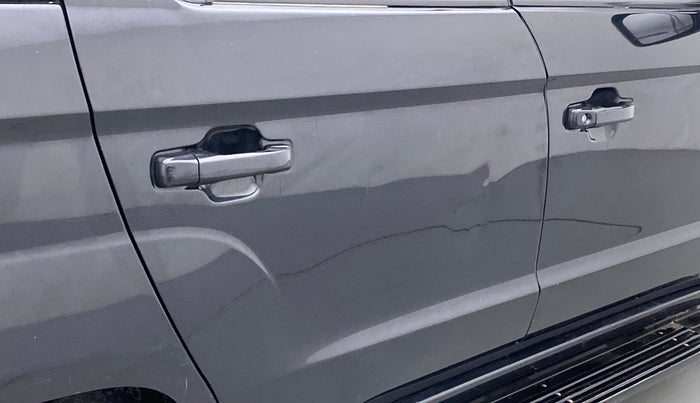 2016 Mahindra TUV300 T8, Diesel, Manual, 62,675 km, Right rear door - Slightly dented