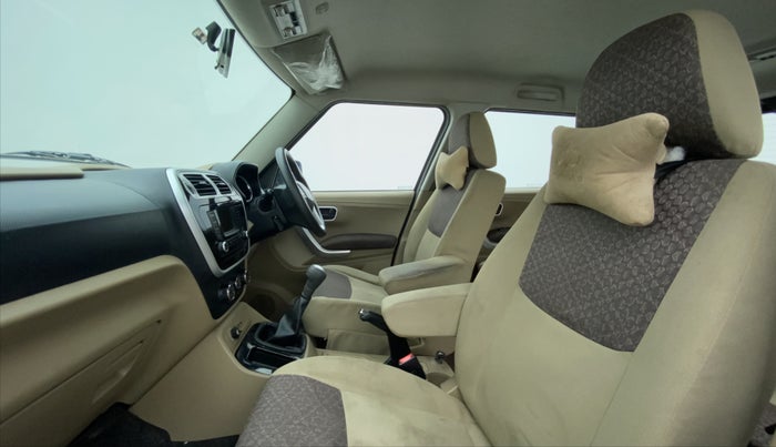 2016 Mahindra TUV300 T8, Diesel, Manual, 62,675 km, Right Side Front Door Cabin