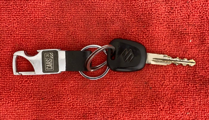 2010 Maruti Swift VXI, Petrol, Manual, 37,168 km, Key Close Up