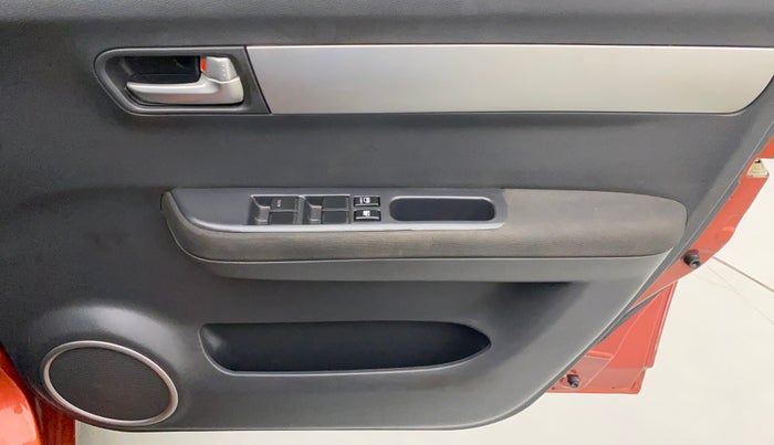 2010 Maruti Swift VXI, Petrol, Manual, 37,168 km, Driver Side Door Panels Control