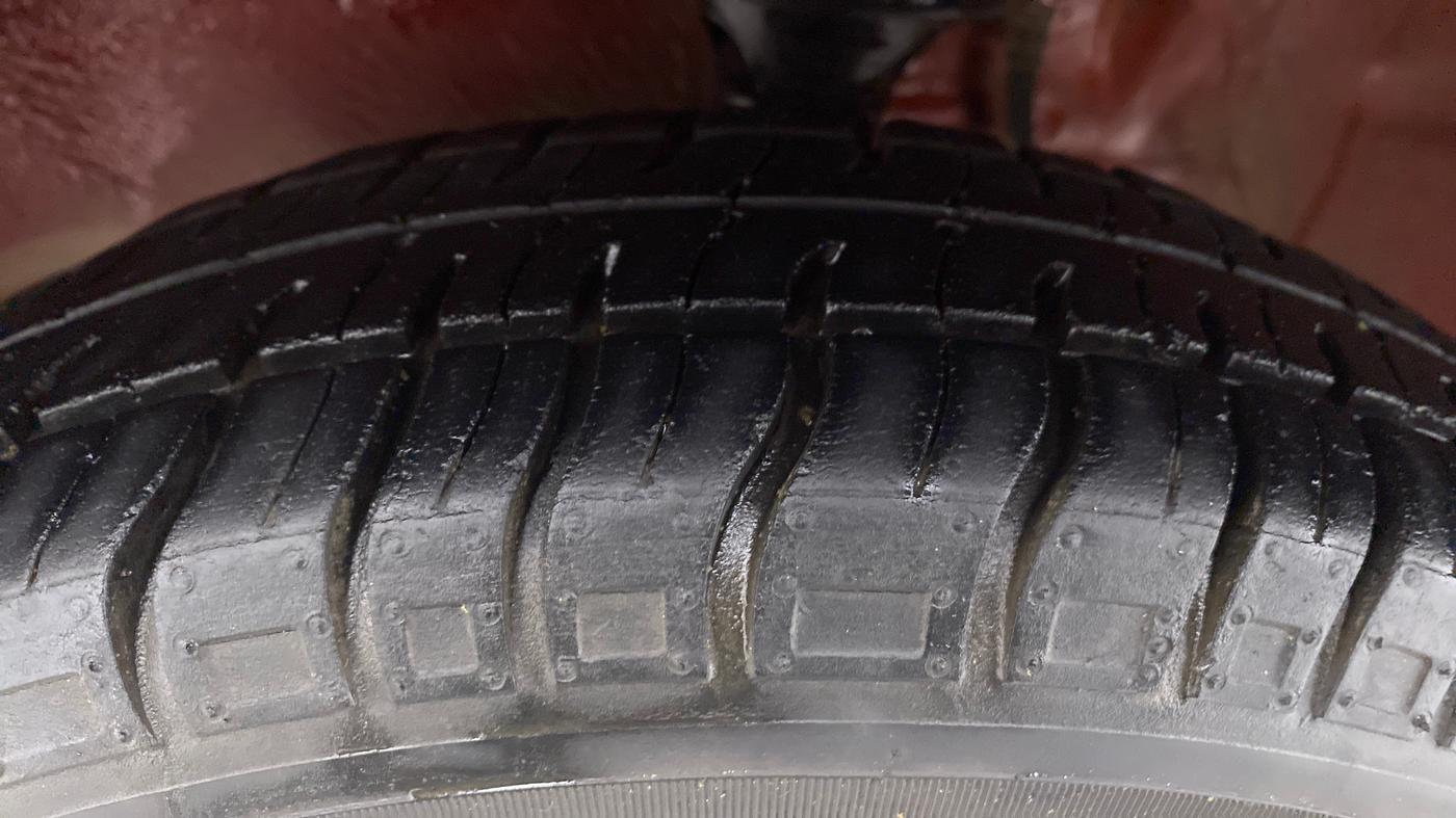 2018 Maruti Alto 800 LXI, Petrol, Manual, 32,468 km, Left Front Tyre Tread