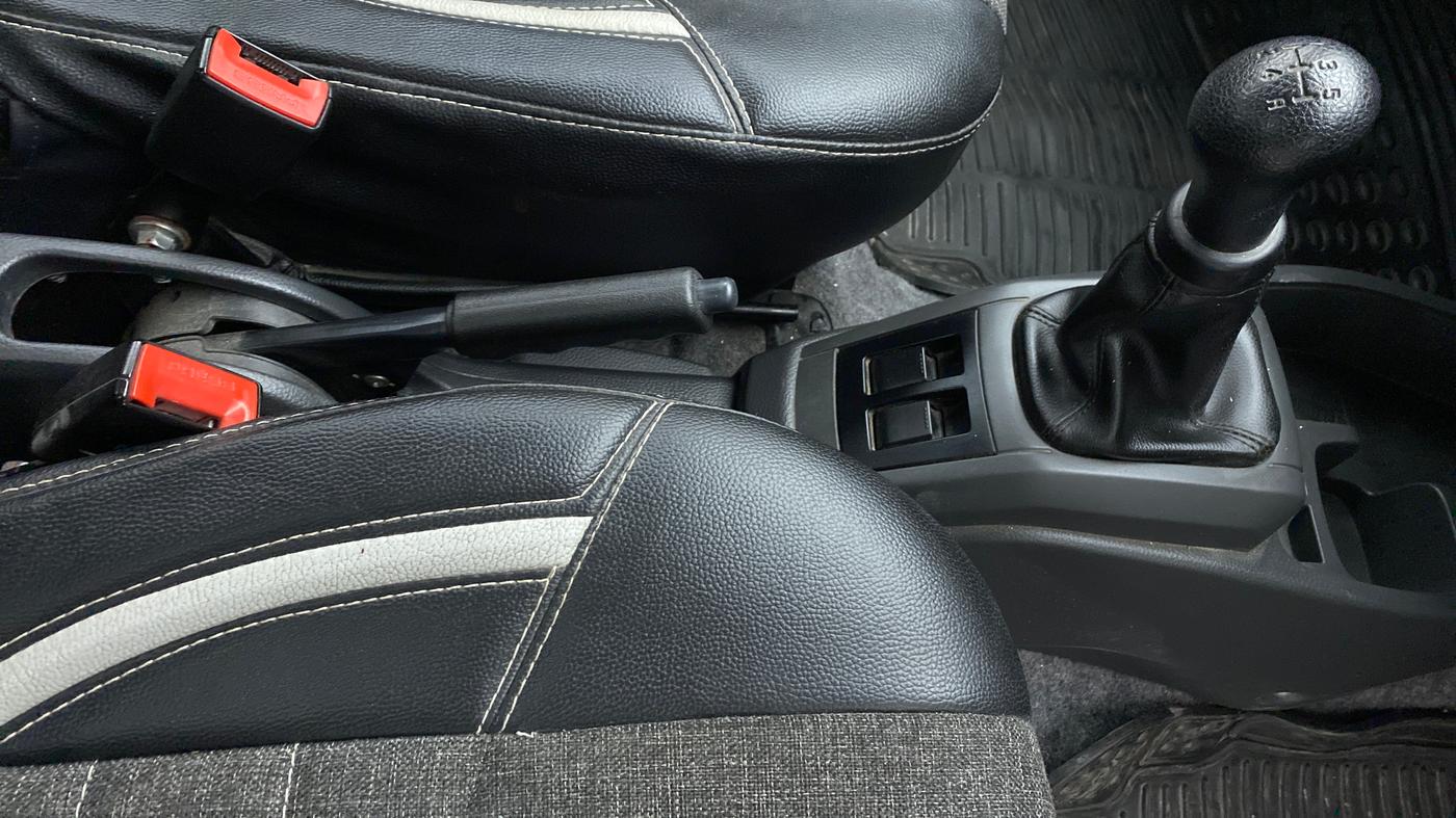 2018 Maruti Alto 800 LXI, Petrol, Manual, 32,468 km, Gear Lever