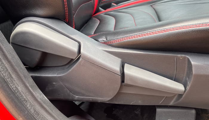 2021 Nissan MAGNITE XV EXECUTIVE TURBO, Petrol, Manual, 10,754 km, Driver Side Adjustment Panel