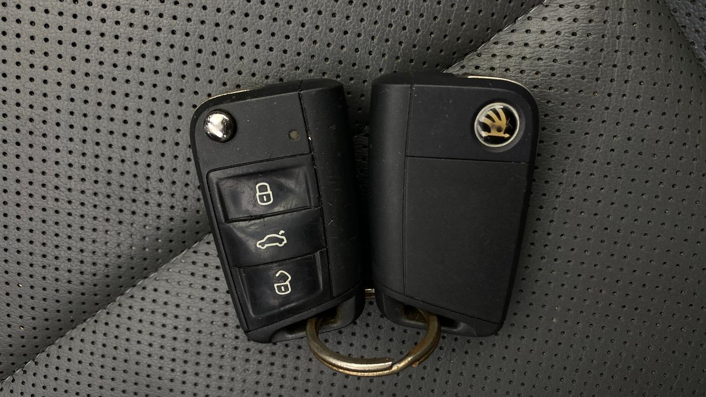 2021 Skoda KUSHAQ STYLE 1.0L TSI MT, Petrol, Manual, 79,188 km, Key Close Up