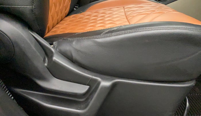 2019 Maruti New Wagon-R LXI CNG (O) 1.0, CNG, Manual, 60,155 km, Driver Side Adjustment Panel