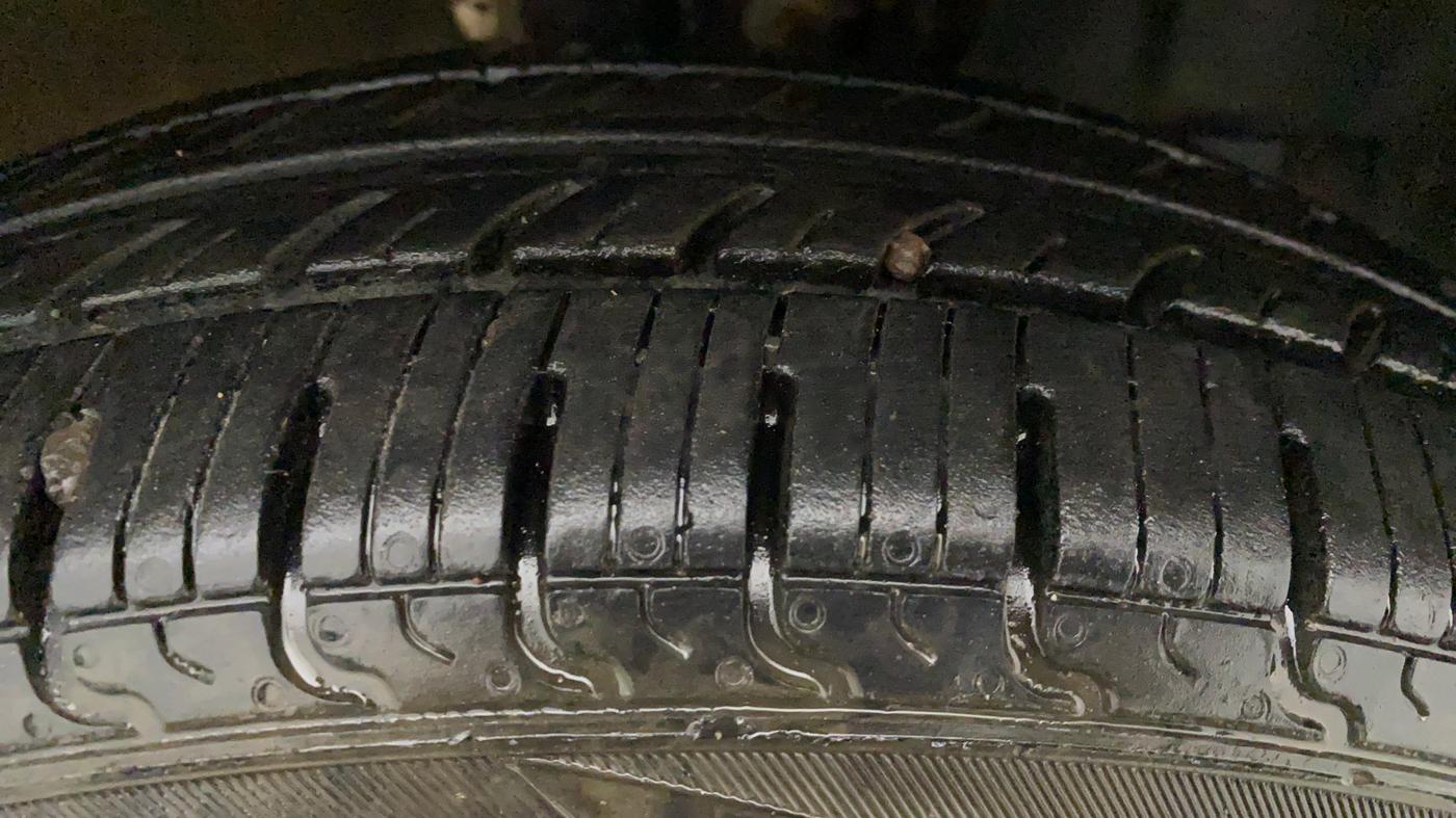 2019 Maruti New Wagon-R LXI CNG (O) 1.0, CNG, Manual, 60,155 km, Right Front Tyre Tread