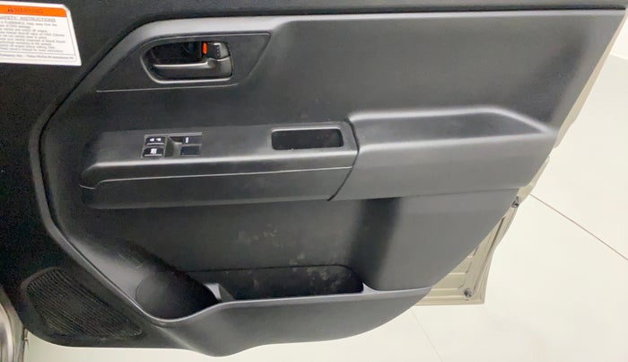 2019 Maruti New Wagon-R LXI CNG (O) 1.0, CNG, Manual, 60,155 km, Driver Side Door Panels Control