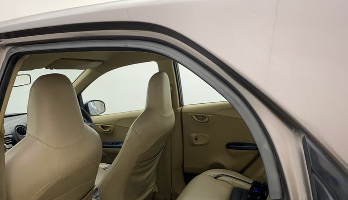 2014 Honda Brio S MT, Petrol, Manual, 69,651 km, Rear left door - Beading has minor damage